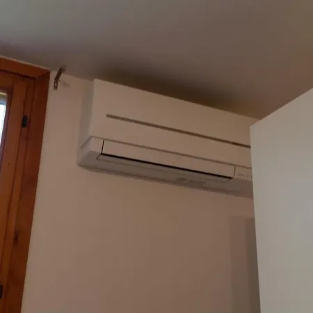 Studio Flat 111 Via Francesco Zanardi * Bologna