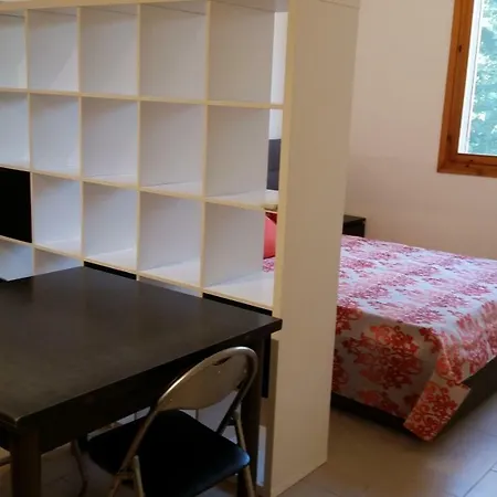 Studio Flat 111 Via Francesco Zanardi Casa vacanze *
